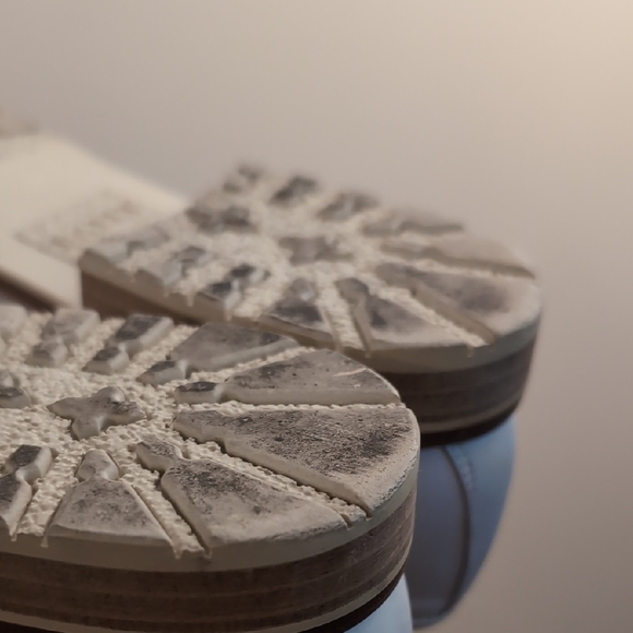 Bally "Tiffany" White Leather Loafers - Picture 6 of 10